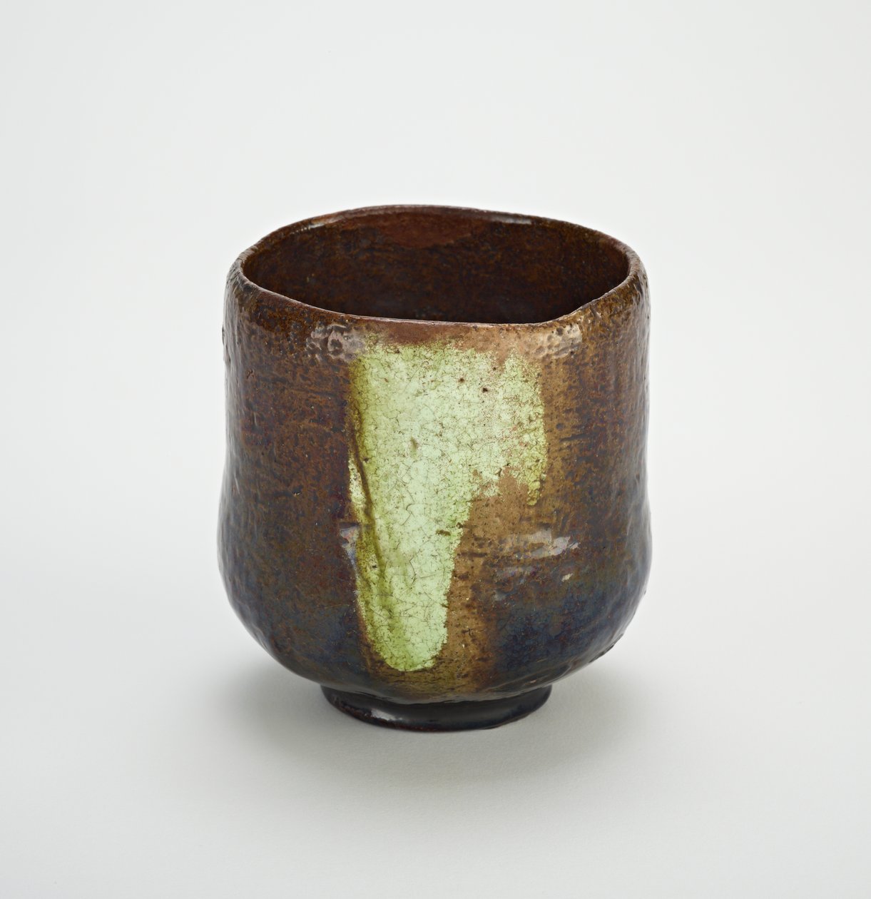 茶碗（tsutsu-jawan），18世纪末-19世纪初（陶器配铅釉） 作者 多安·奥希（Doan Ohi）