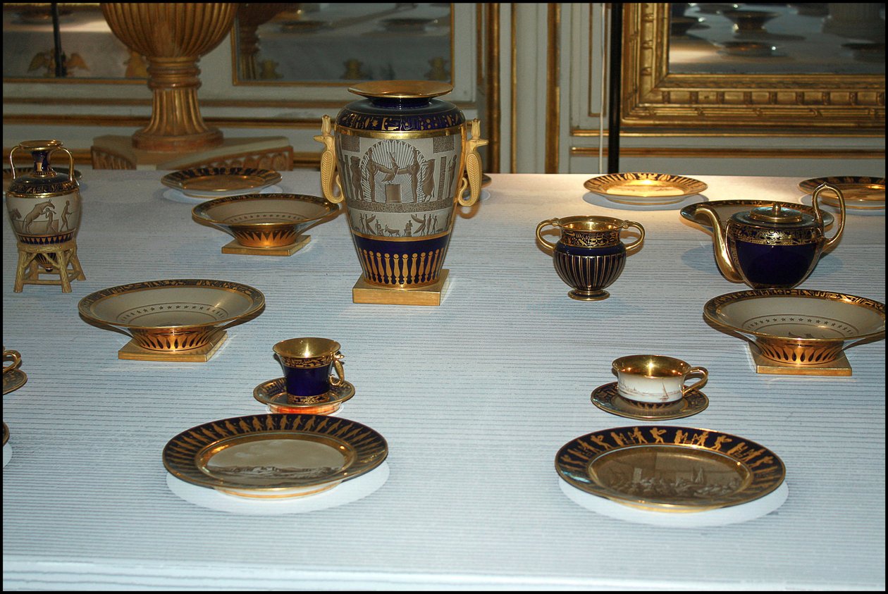 Vivant Denon，“埃及”瓷器服务，Sevres，1806年（带油漆和镀金的瓷器） 作者 多米尼克·万提·德农（Dominique Vivant Denon）