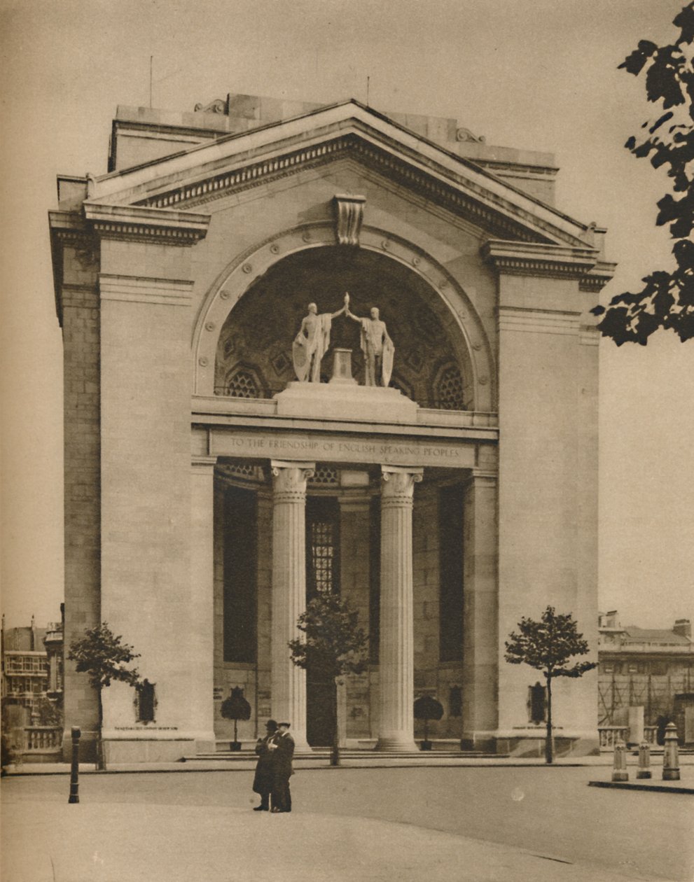 布什大厦（Bush House），战后伦敦的美国文物，约1935年。 作者 唐纳德·麦克利什