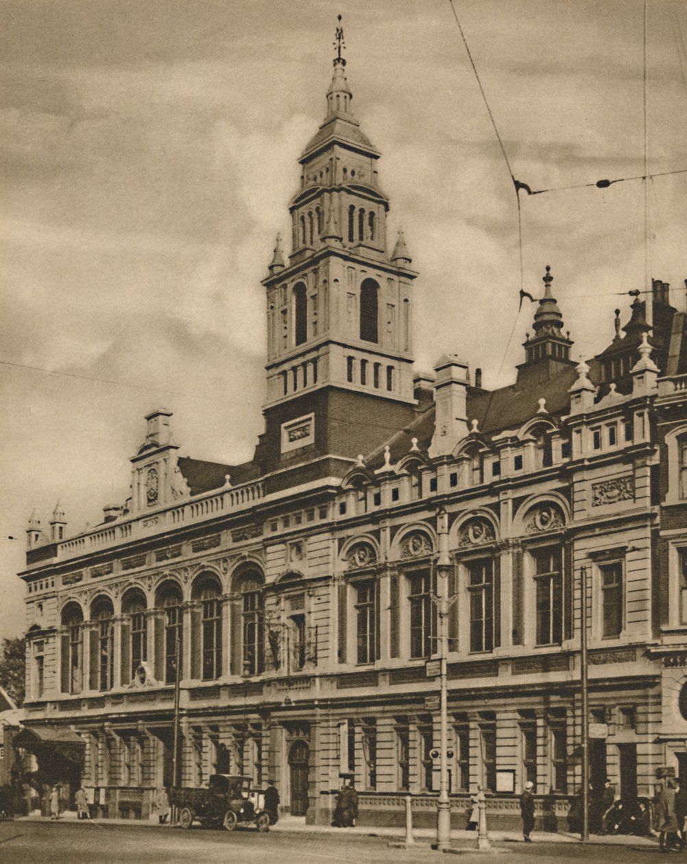 哈默史密斯百老汇的哈默史密斯市政厅，建于1935年。 作者 唐纳德·麦克利什