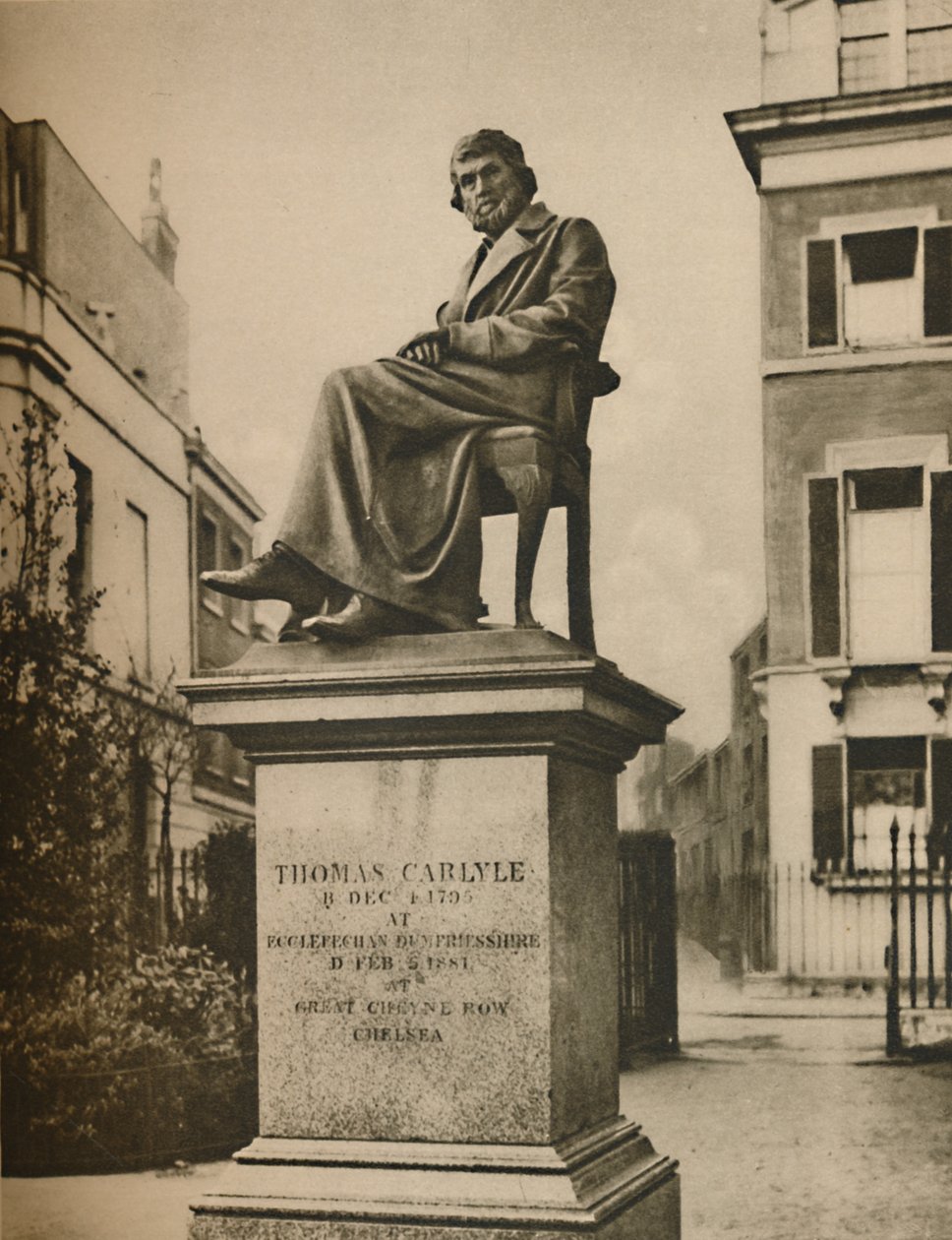 在Cheyne Walk花园中，托马斯·卡莱尔（Thomas Carlyle）永恒地思考哲学，c1935年。 作者 唐纳德·麦克利什