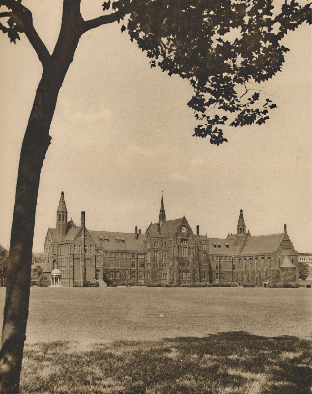 伦敦公立学校之一：运动场上的圣保罗，建于1935年。 作者 唐纳德·麦克利什