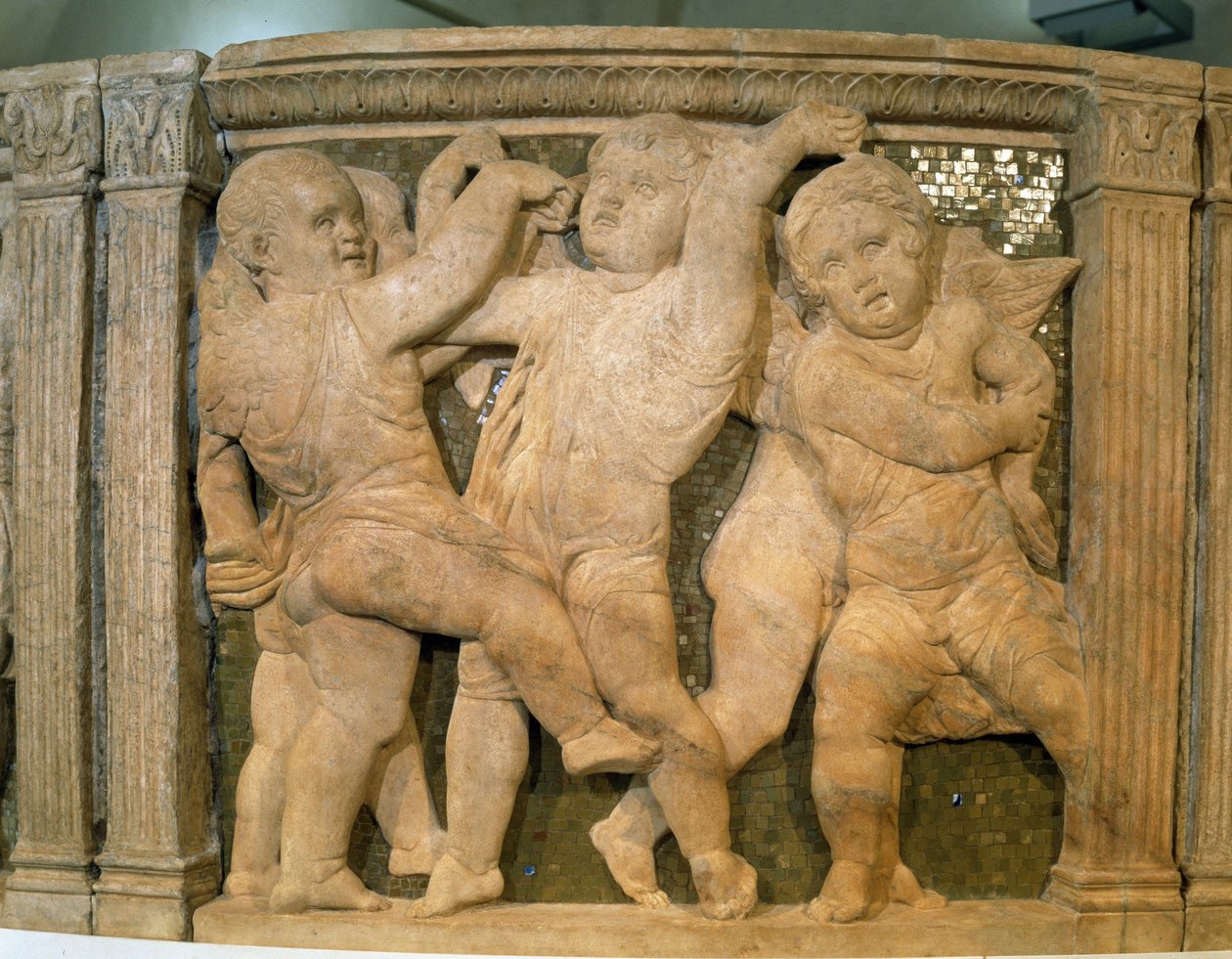 Pergamo del Duomo：音乐家天使。普拉托，意大利大教堂的外部讲坛的大理石浅浮雕。 Donato di Niccolo Donatello制作的雕塑 作者 多纳泰洛