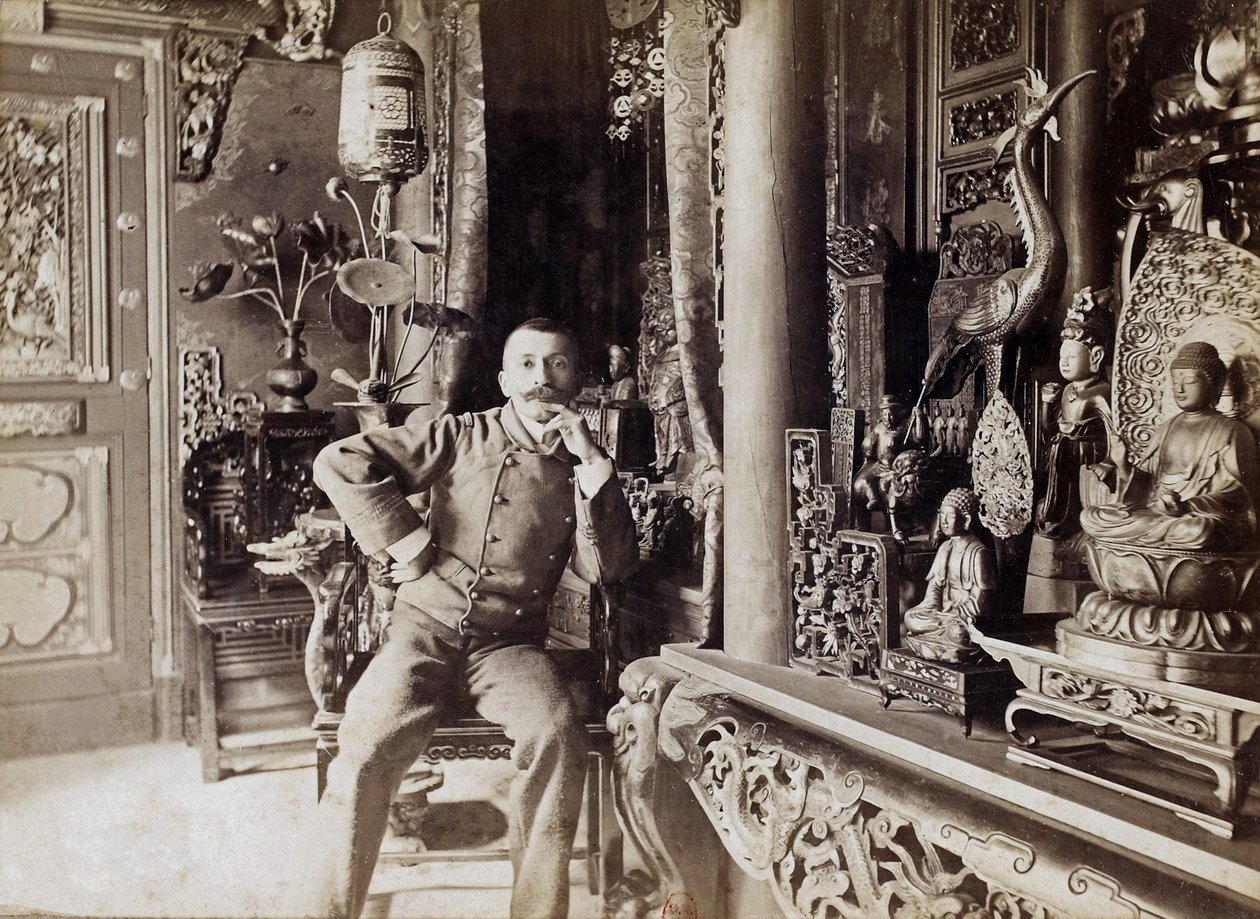皮埃尔-洛蒂（1850-1923）法国作家，这里是罗什福尔的家，由保罗-卡东又名多纳克拍摄，约1892年。 作者 多纳克