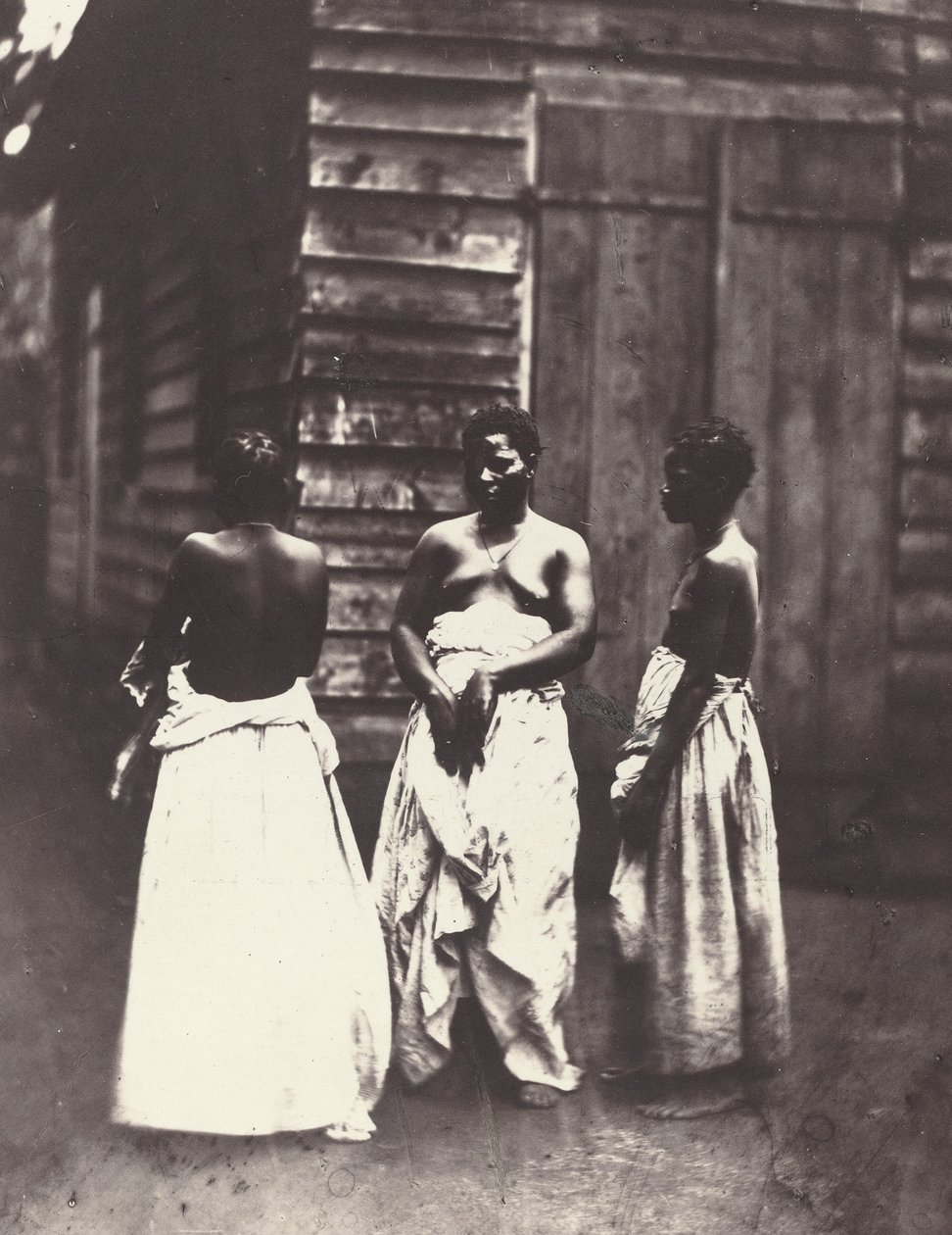 Les Femmes Malgaches Plate 28, 1863. 作者 德西雷·夏奈（DésiréCharnay）