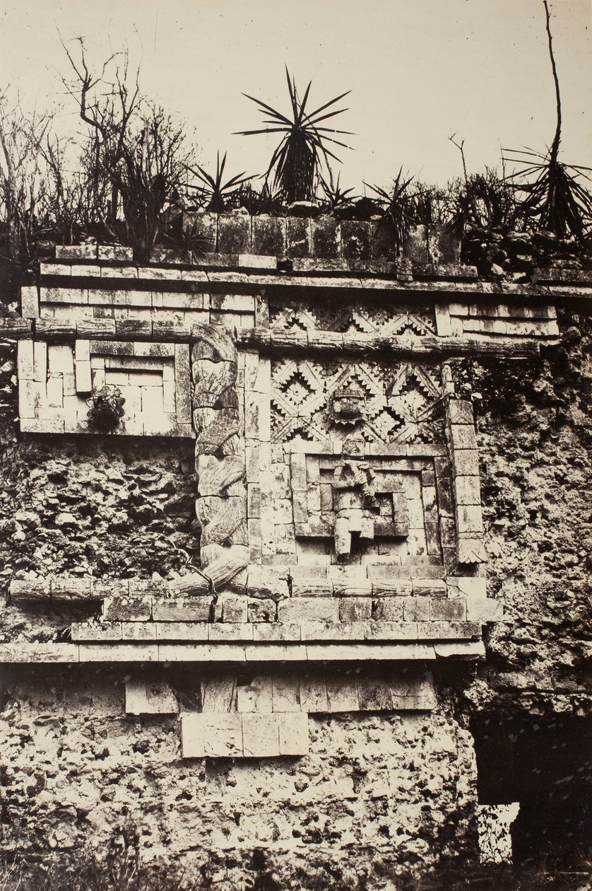 乌斯马尔，印第安人的浮雕，修女宫 乌斯马尔，印第安人的浮雕，修女宫，1860年。 作者 德西雷·夏奈（DésiréCharnay）