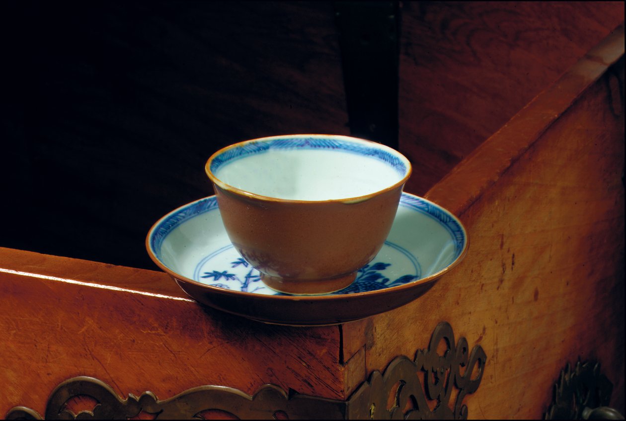 巴达维亚器皿和茶碟，沉船“ Geldermalsen”的货船，c.1750 作者 荷兰学校