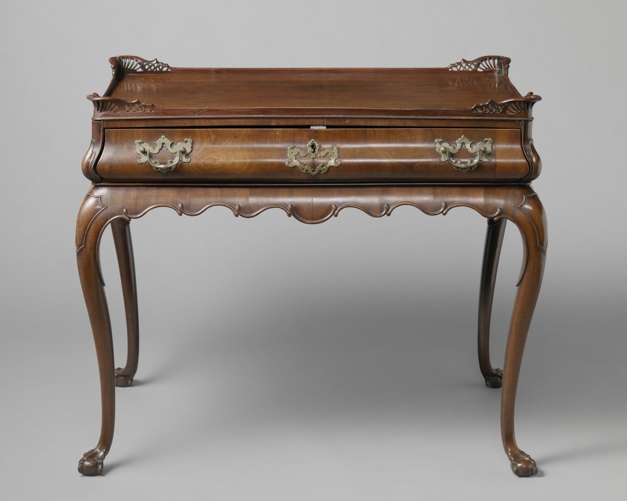 茶几，c.1750-75 作者 荷兰学校