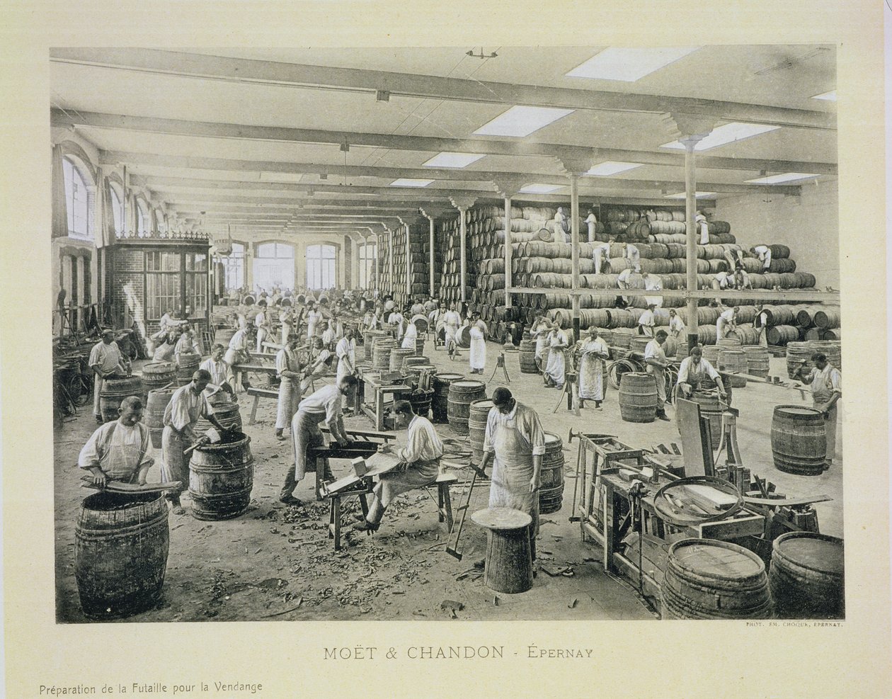 由Moet und Chandon，Epernay（photolitho）出版的“La France Vinicole”制作的葡萄酒桶 作者 EM Choque