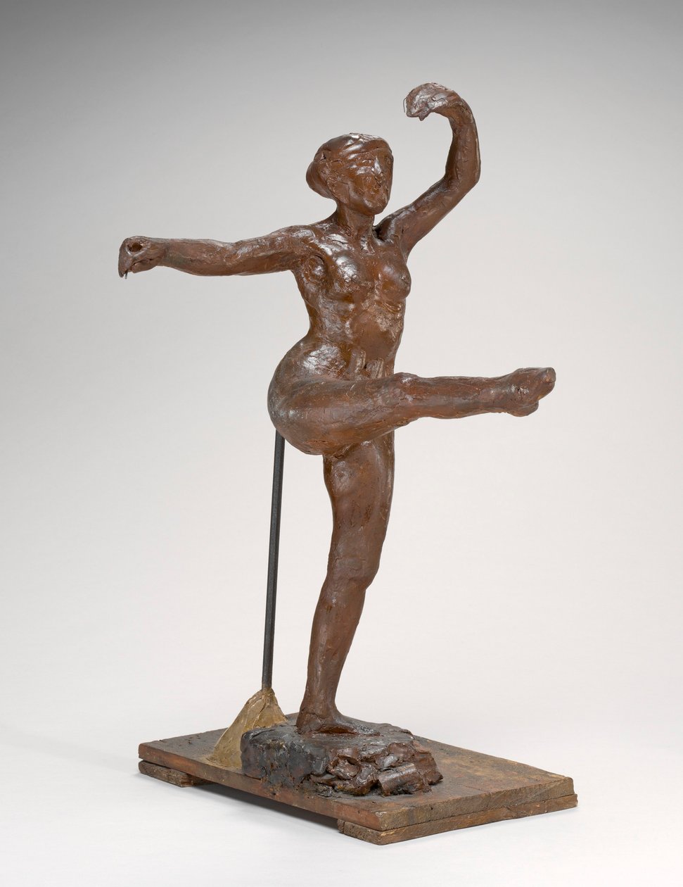 第四位前，左腿，c.1885-1890（黄棕色蜡和质体） 作者 埃德加·德加