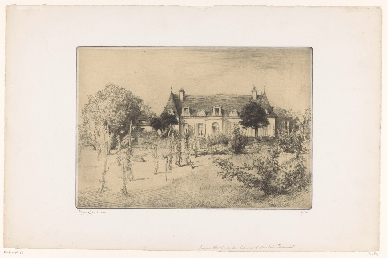 房屋附近的花园景观
La maison d