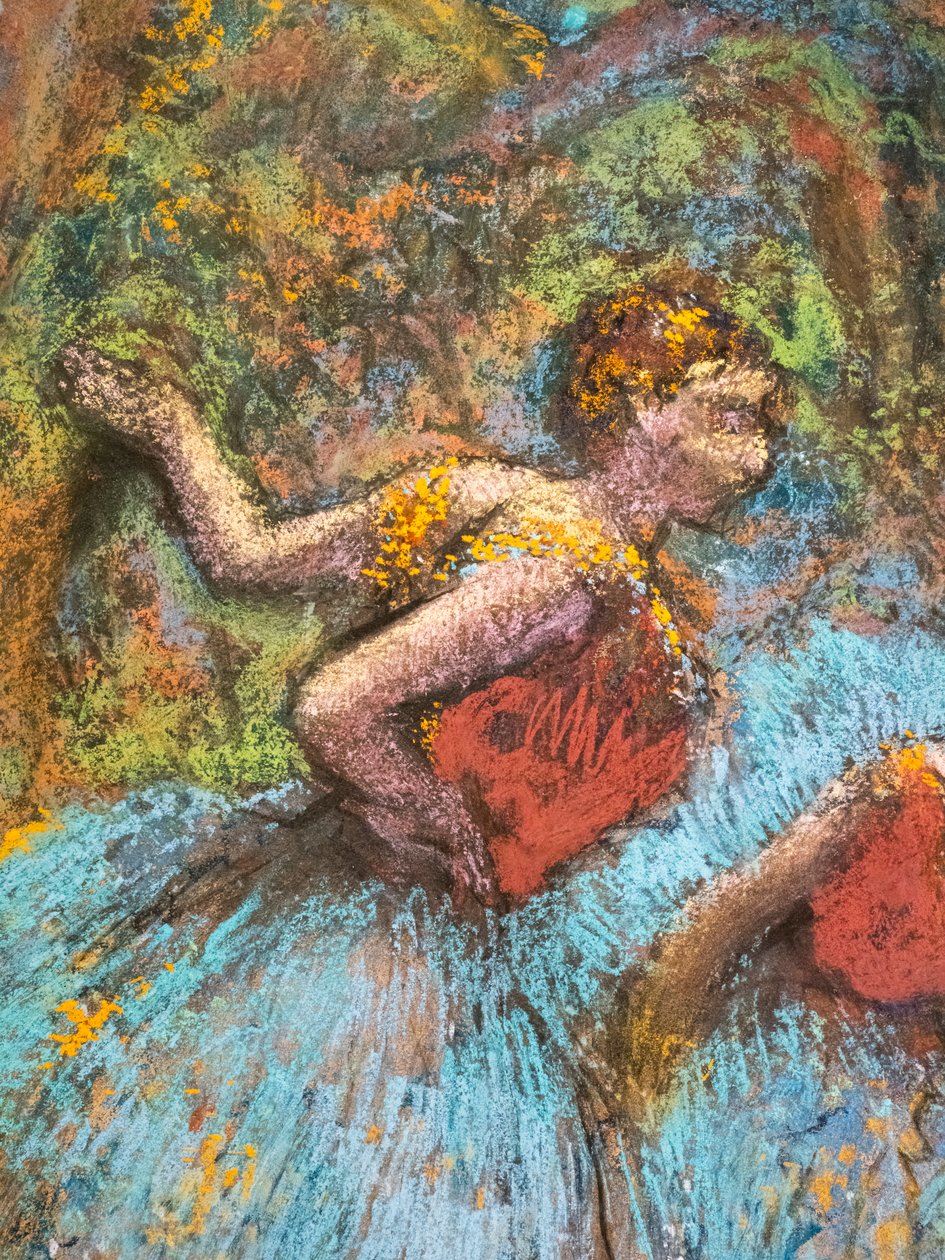 Three dancers (blue skirts, red corsages) (detail). Around 1903. Pastel on paper glue on cardboard. 作者 埃德加·德加