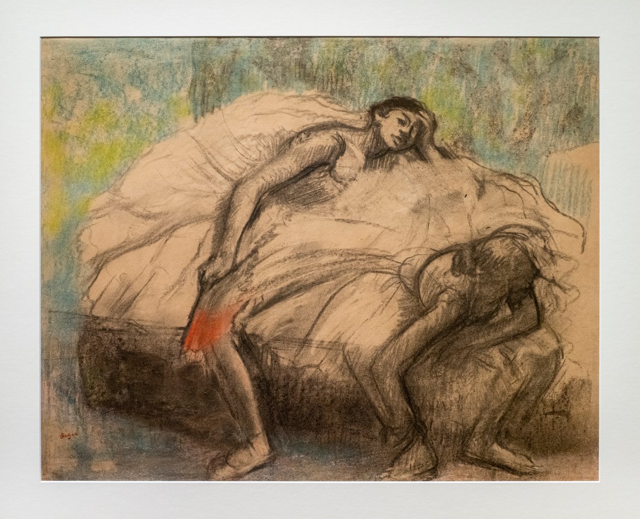 Two dancers at rest. 1890-1895. Charcoal, pastel highlights on paper. 作者 埃德加·德加