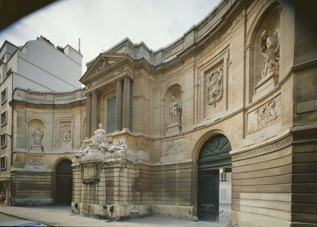 四季喷泉，Rue de Grenelle，建于1739-46 作者 埃德梅·布查顿