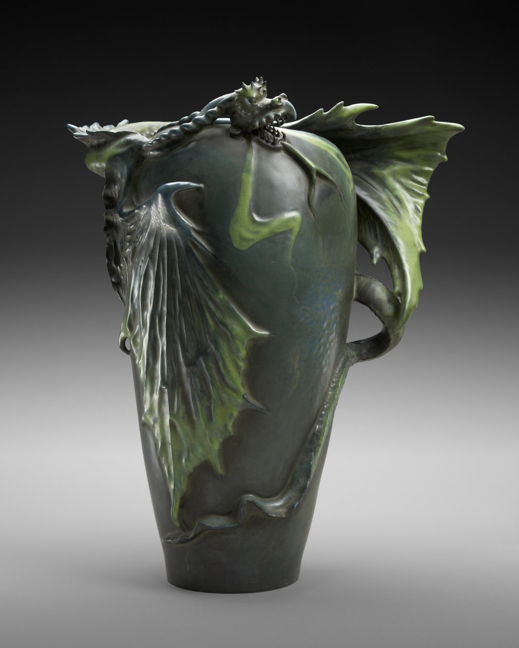 Riessner，Stellmacher和Kessel的“龙”花瓶，c。 1900（陶器） 作者 爱德华·惠特赖特
