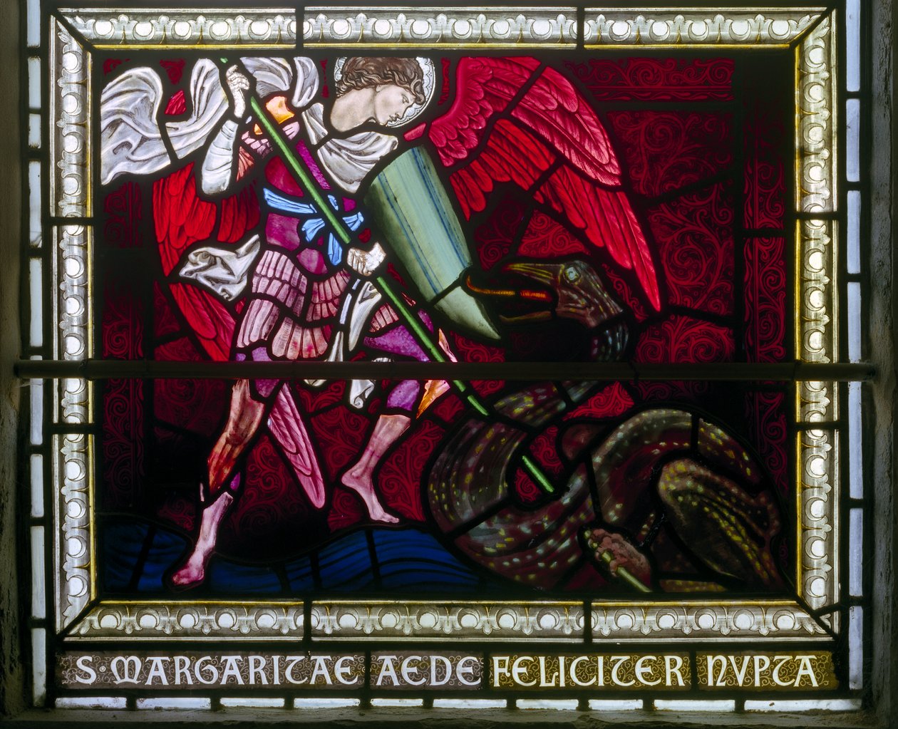 Rottingdean，St Margaret，Morris＆Co.，Edward Burne-Jones，St Michael Slaying The Dragon，1893 作者 爱德华·伯恩·琼斯