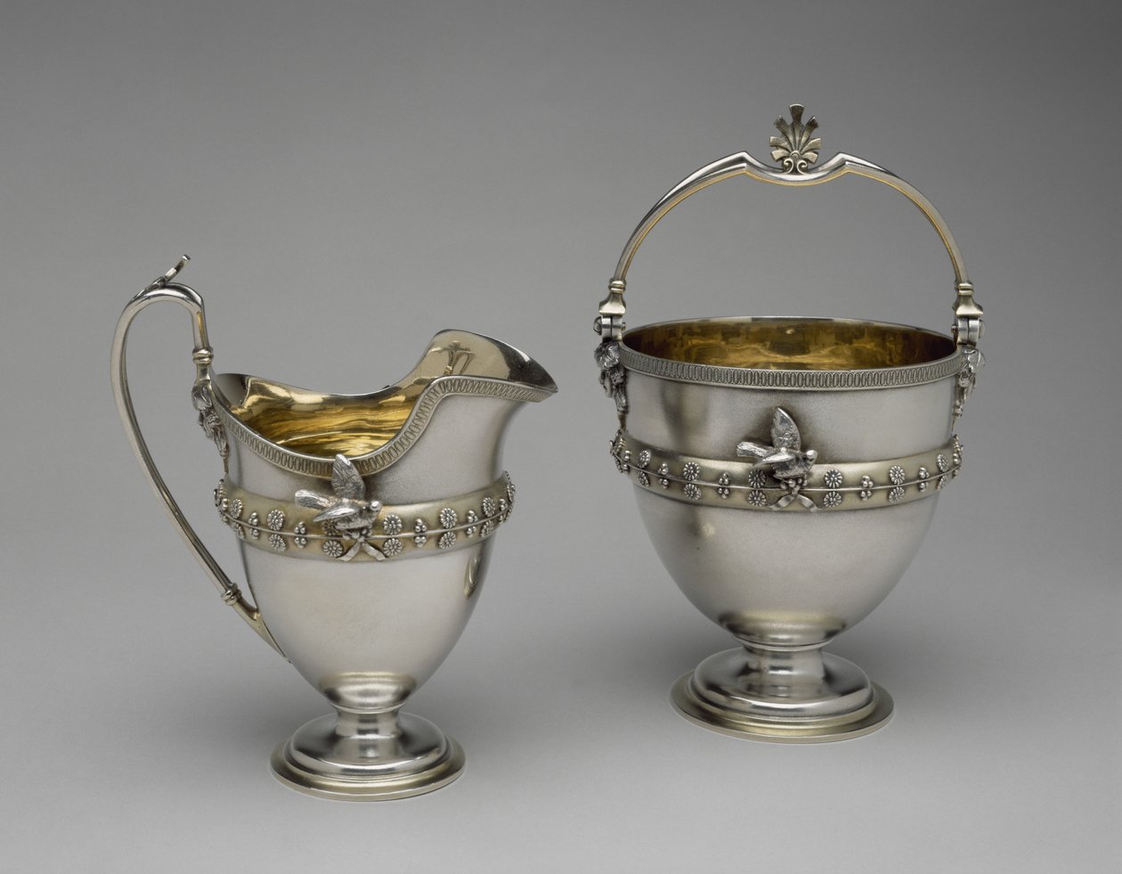 奶油罐和糖篮，c。 1865-1869（镀银和镀银） 作者 爱德华·钱德勒·摩尔