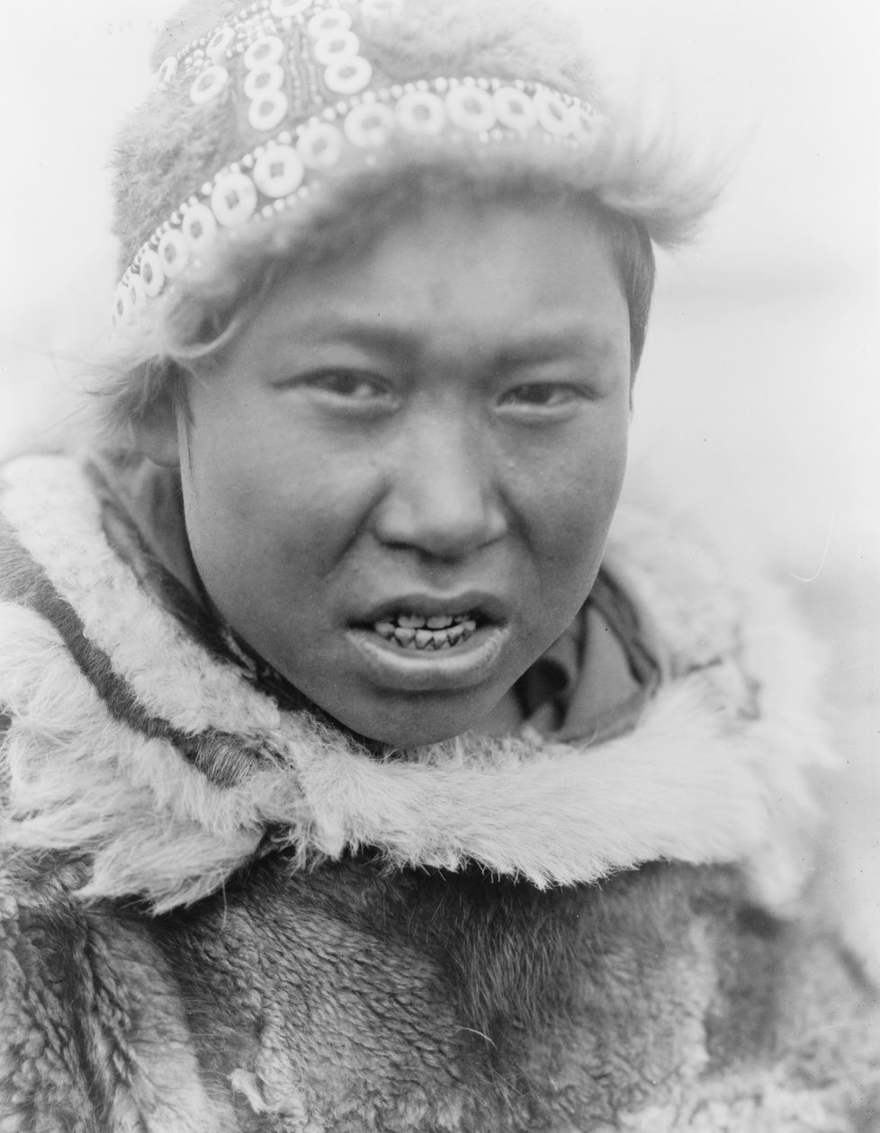 阿拉斯加胡珀湾的爱斯基摩青年，约 1929 年（黑白照片） 作者 爱德华警长柯蒂斯