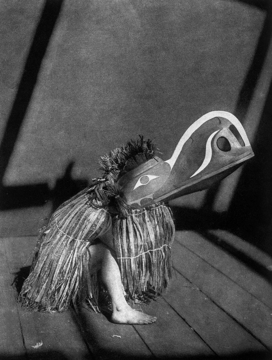 Qajyuhl 印第安人，摄影：Edward S. Curtis，c. 1914 年部落舞蹈期间（冬季舞蹈） 作者 爱德华警长柯蒂斯