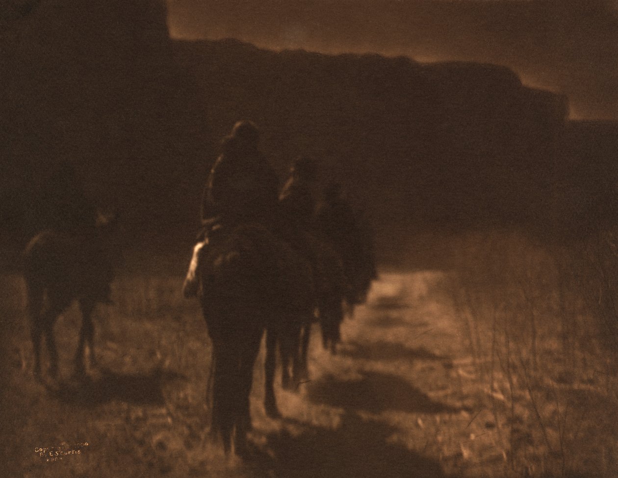《消失的种族 - 纳瓦霍》，爱德华·S·柯蒂斯 (Edward S. Curtis) 创作，c.1907（凹版印刷） 作者 爱德华警长柯蒂斯