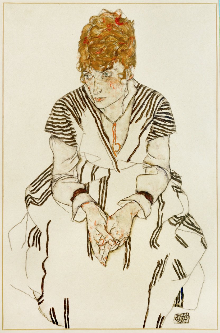 身着条纹连衣裙的艺术家嫂子，坐着 作者 埃贡·席勒（Egon Schiele）