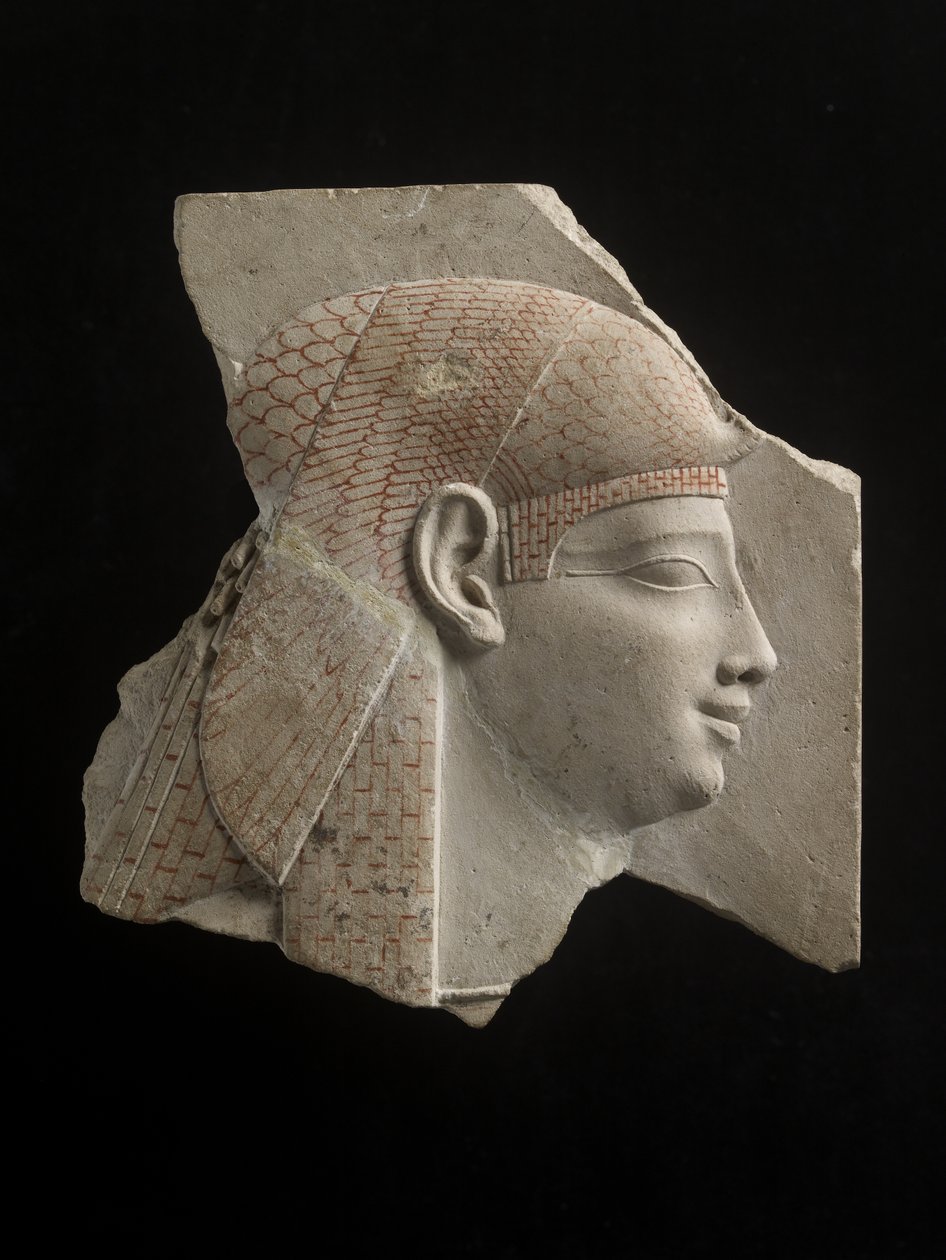 Sculptor的试用版显示Isis的轮廓头或Ito的Ptolemaic女王，细节用红色绘制，可能是公元前3,330-30（石灰石） 作者 埃及人