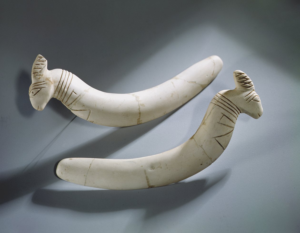 一对响板，Thinite Period（hippopotamus ivory） 作者 埃及第一王朝
