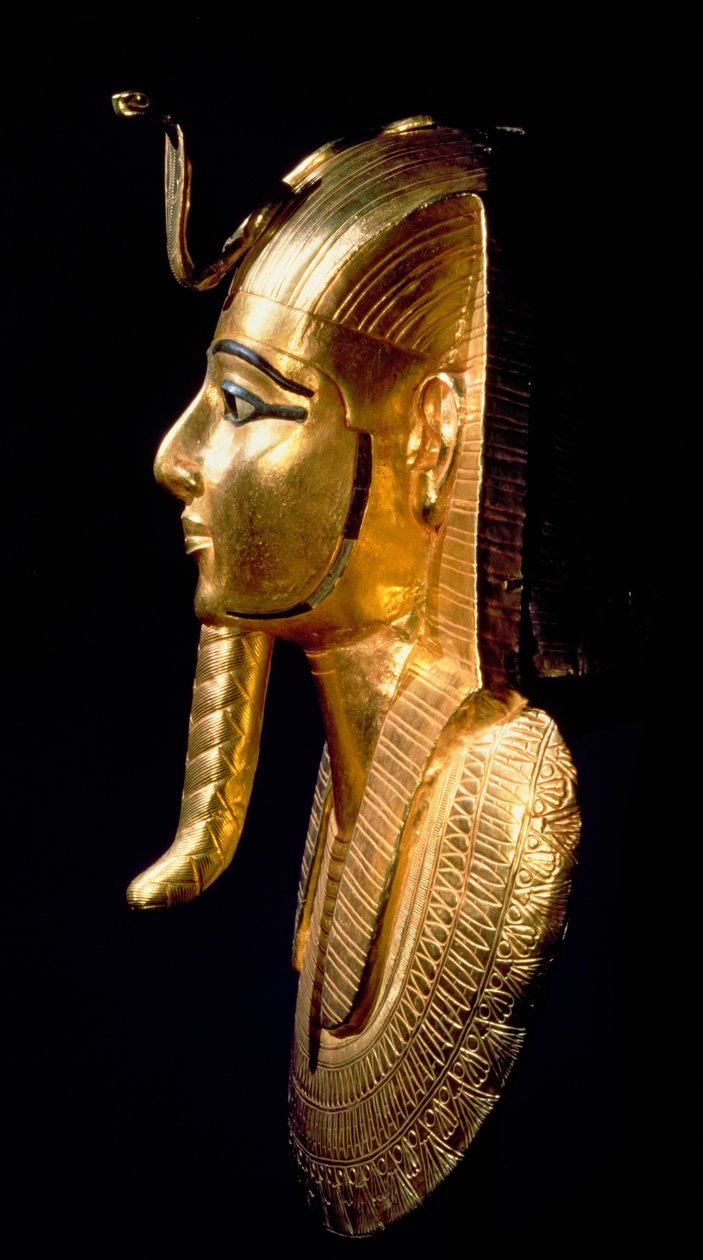 Psusennes I的丧葬面具（公元前1039-991）第三中间期（金镶嵌青金石和黑白玻璃） 作者 埃及第21王朝