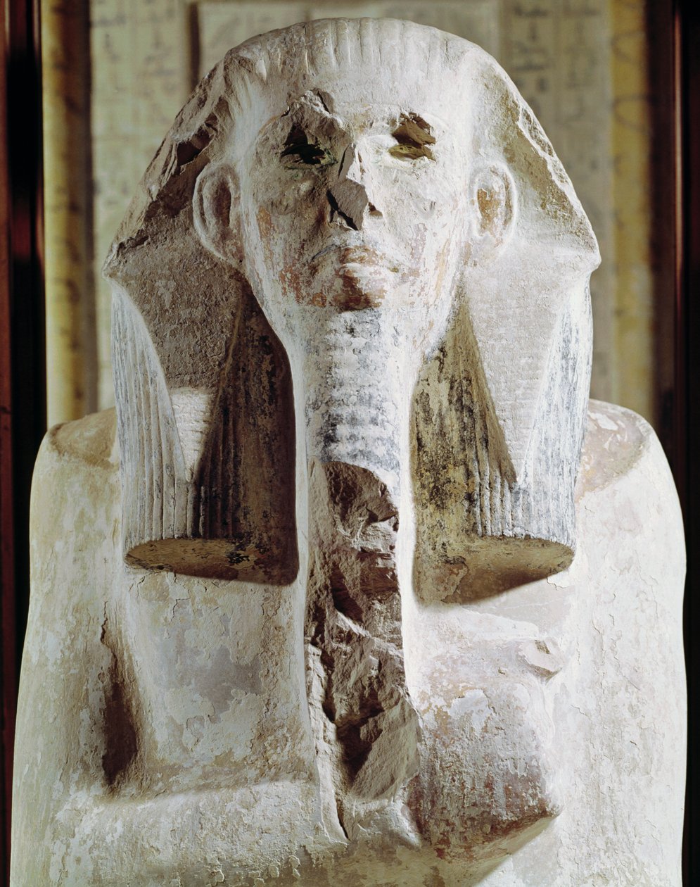 坐在尊贵的国王Djoser（公元前2630-2611）的雕像，坐落在犹太人的阶梯金字塔旁边，在萨卡拉，早期王朝时期（石灰岩）（详细） 作者 埃及第三王朝