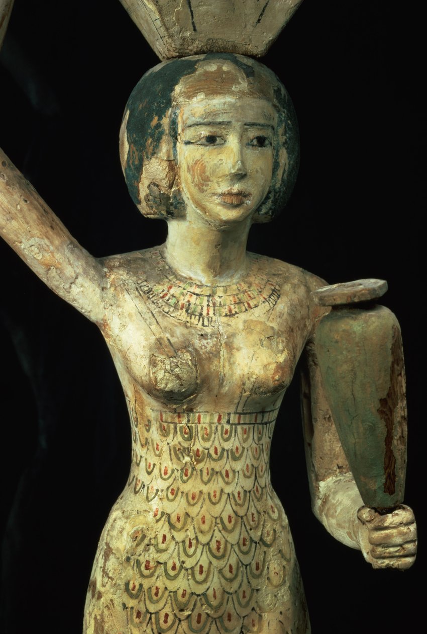 携带祭品的女性，手里拿着水瓶，头上戴着器皿，埃及，中王国，约公元前1950年（粉刷和彩绘无花果木）（93791的细节）。 作者 埃及第十二王朝