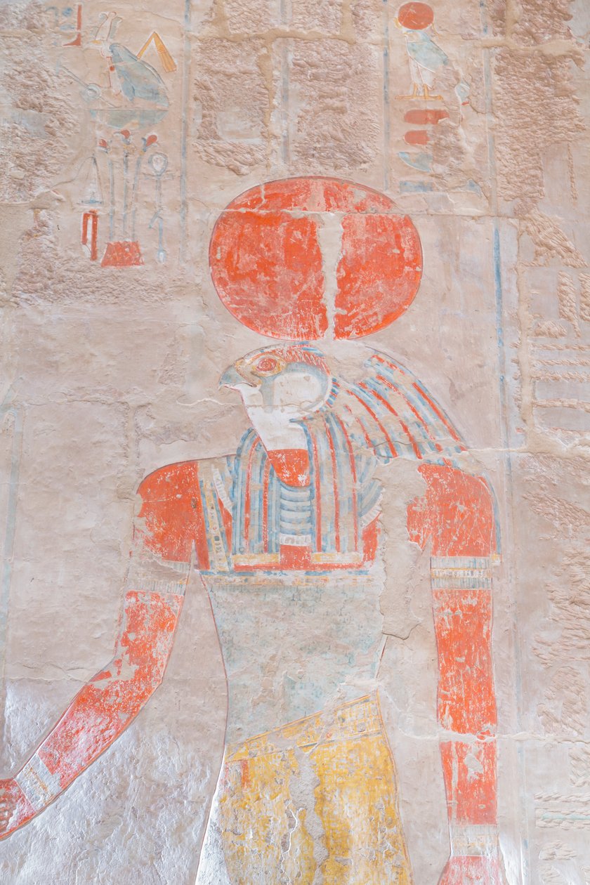太阳神拉神的浮雕，埃及卢克索 Deir Al Bahari 的哈特谢普苏特神庙（照片） 作者 埃及第十八王朝