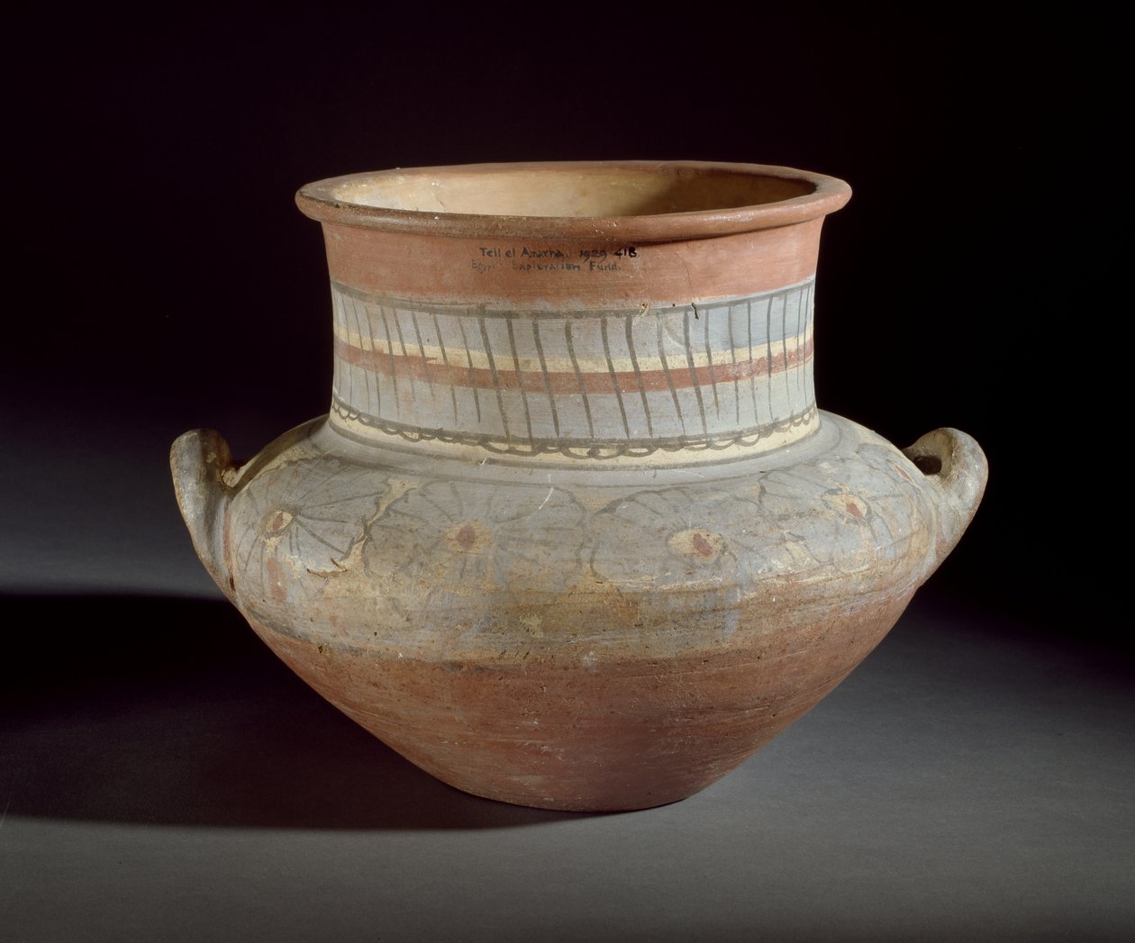 带有把手的罐子，Amarna，公元前14世纪（陶器） 作者 埃及第十八王朝