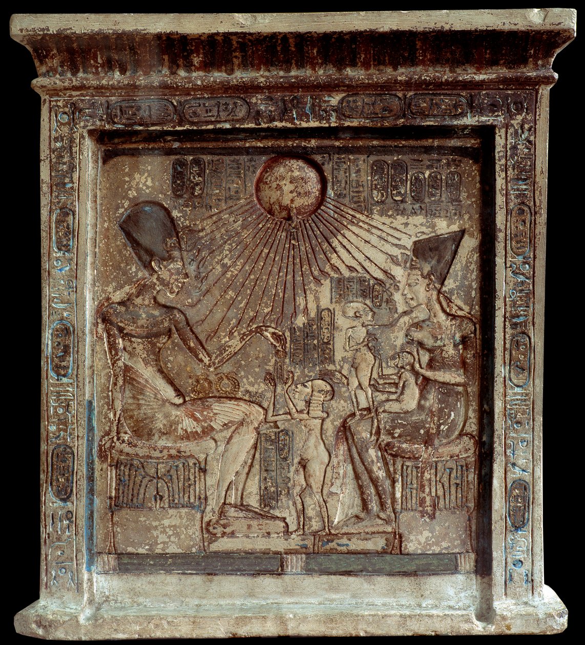 埃及女王Nefertiti（公元前1353-1336年），与法老Amenophis IV（Akhenaton或Amenhotep）（公元前1352-1338年）和他们的孩子。第18王朝，新帝国。开罗，埃及博物馆 作者 埃及第十八王朝