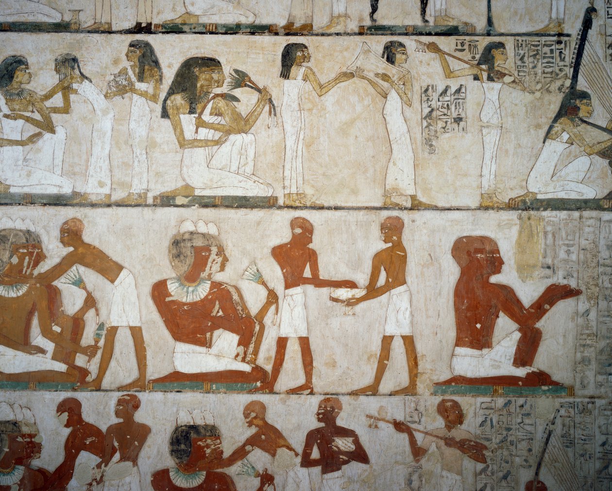 雷克米尔墓，卢克索，Sheikh Abd el Qurnah Necropolis，底比斯（联合国教科文组织世界遗产名录），女乐师的葬礼盛宴，用珠宝装饰自己的女士，男士和乐师。 作者 埃及第十八王朝