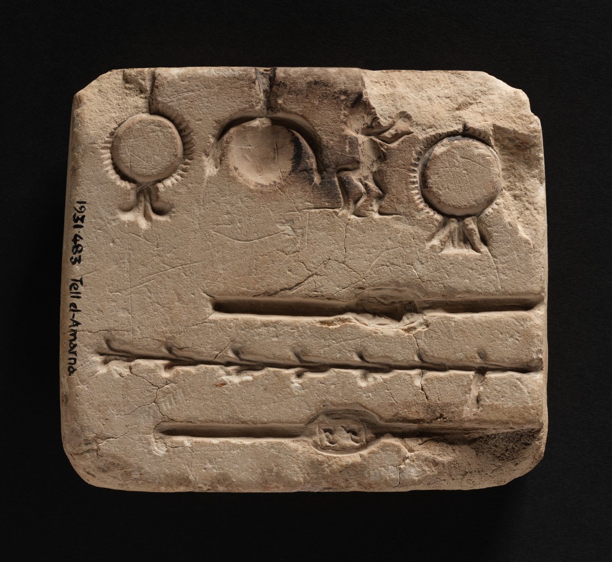 铸造金属首饰的石灰岩模具，新王国 作者 埃及第十八王朝