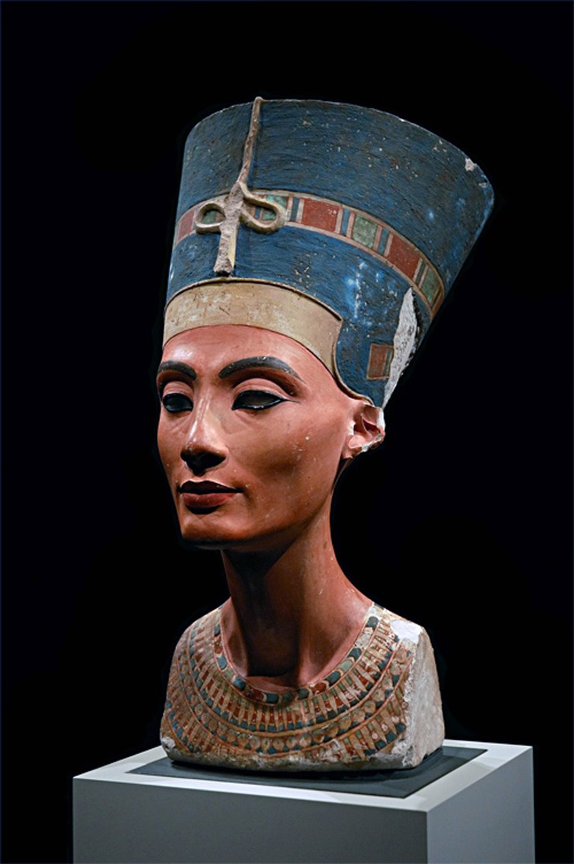 Nefertiti（公元前14世纪）法老Akhenaton的王妃（石灰石）。 作者 埃及第十八王朝