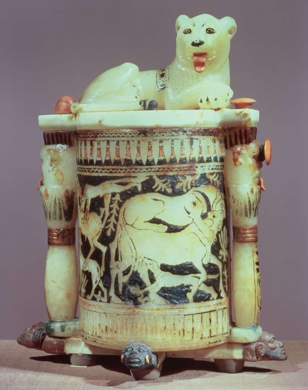 从Tutankhamun（公元前1370-52）新王国（绘制雪花石膏）的墓（图391016）中，有一个国王像狮子的笨拙的罐子 作者 埃及第十八王朝