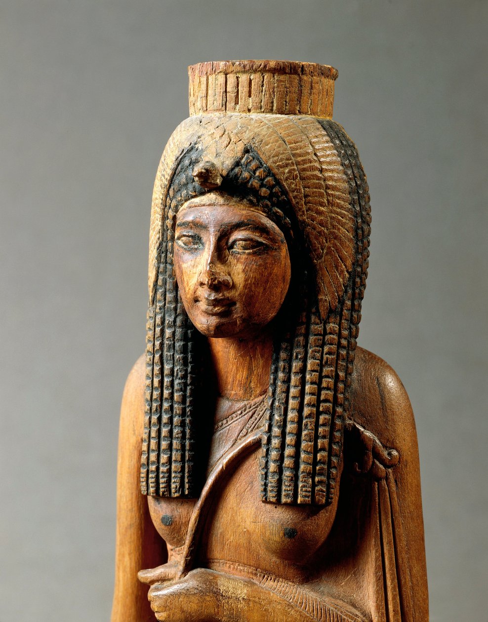 Deir el-Medina 出土的阿蒙霍特普一世的妻子 Ahmes Nefertari 木雕像，细节，半身像，新王国，XIX 王朝 作者 埃及第19王朝