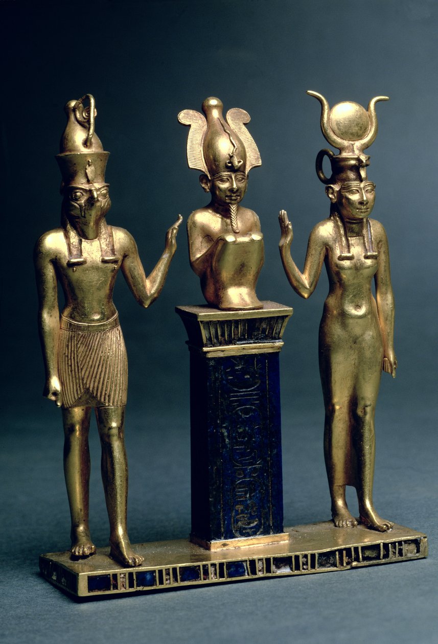 Osorkon II的三合一：Osiris侧翼为Isis和Horus，第三中间期，公元前887-850（黄金和青金石） 作者 埃及第22王朝