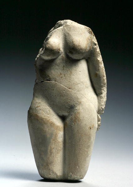 女性形象（石灰岩） 作者 埃及托勒密时期