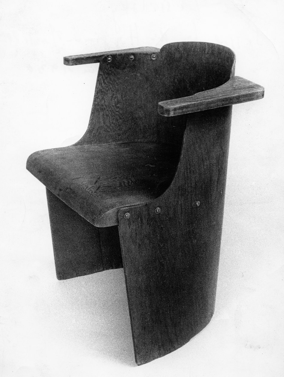 椅子，1930年（纤维板上的木材） 作者 埃利泽马科维奇利西茨基