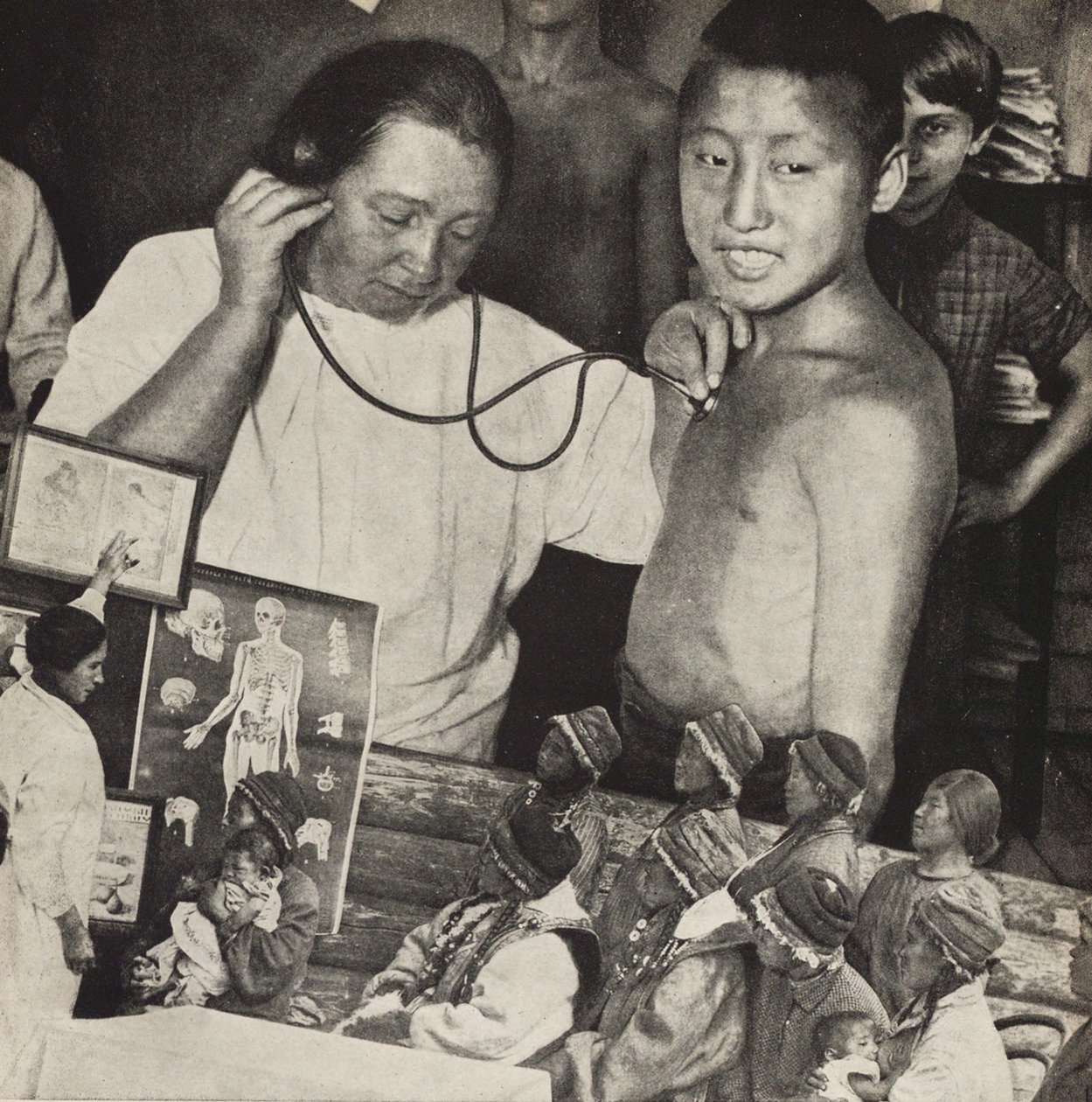 苏联医学。插图来自苏联建立社会主义，1933年。 作者 埃利泽马科维奇利西茨基