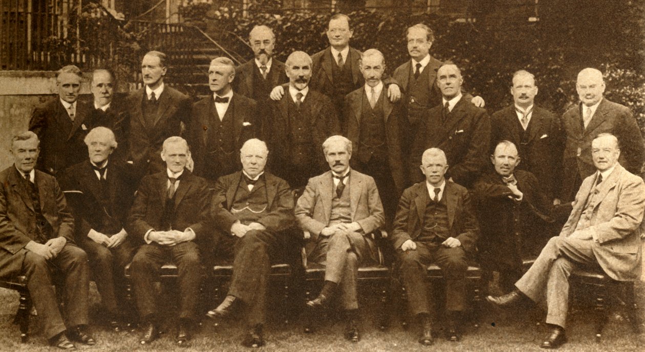 英国第一工党政府，1924年，1933年。 作者 埃利奥特和弗莱