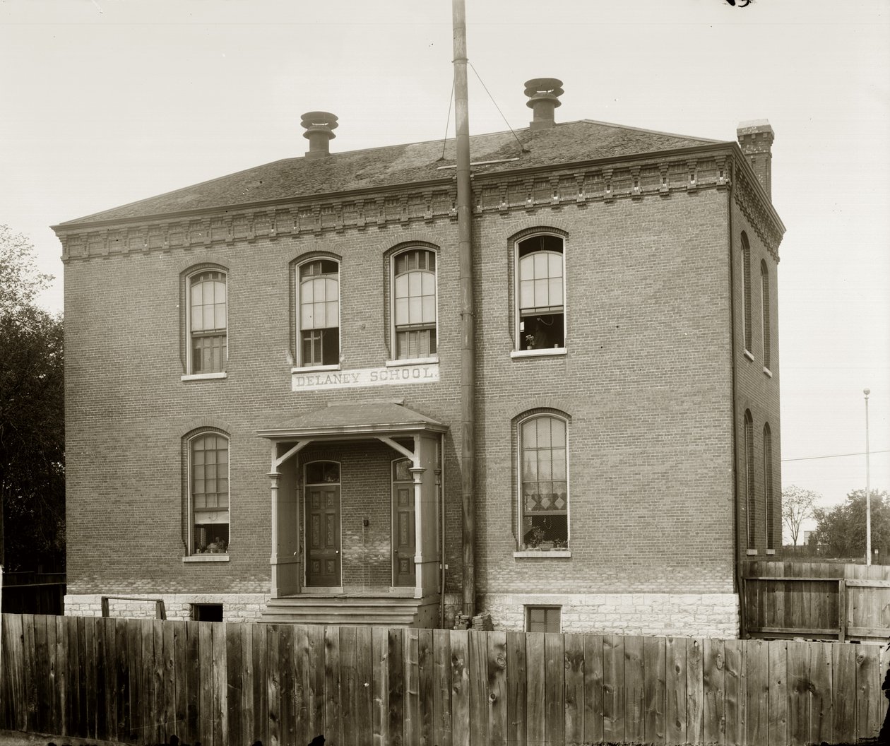 德莱尼学校1911年以前。弗吉尼亚大道和博文街。 （也称为彩色学校第6号）。 作者 埃米尔·鲍尔（Emil Boehl）