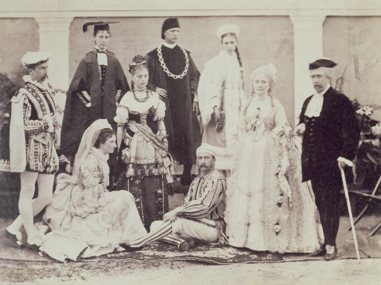一群英国演员在印度，1880年（蛋白印刷） 作者 英国摄影师