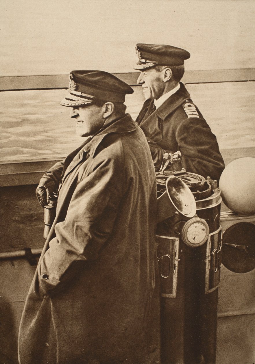 海军上将比蒂，与国旗队长查特菲尔德，观看投降德国舰队，1918年（棕褐色照片） 作者 英国摄影师