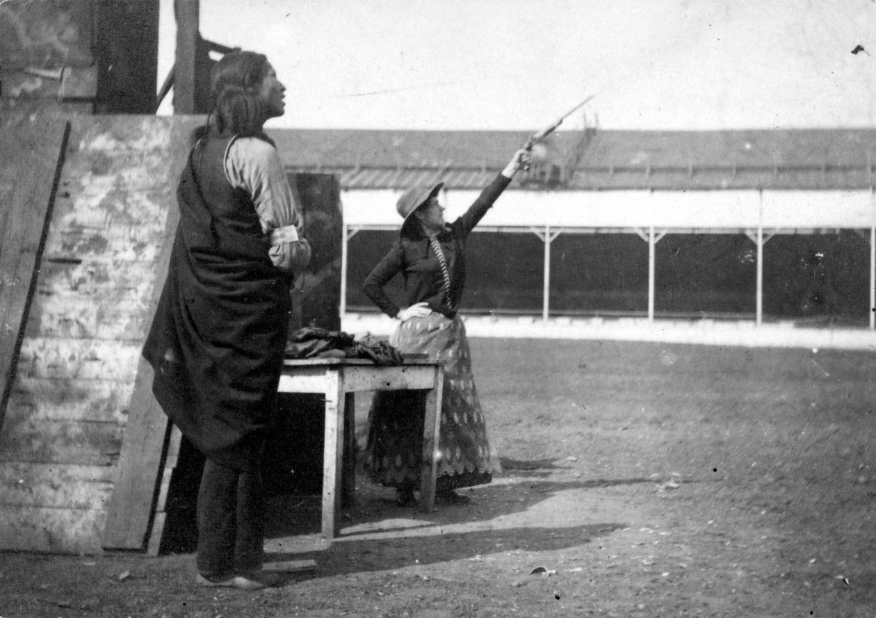 安妮奥克利，1892年 作者 英国摄影师