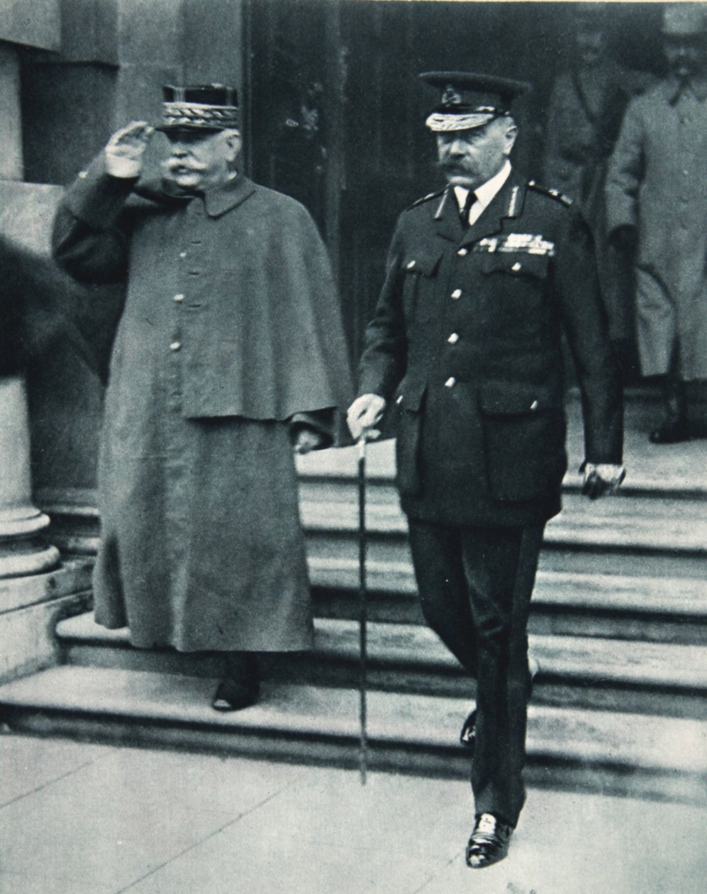 英国战争部长和法国大元帅：1916年“画报战争新闻”中的基奇纳勋爵和约夫雷将军 作者 英国摄影师