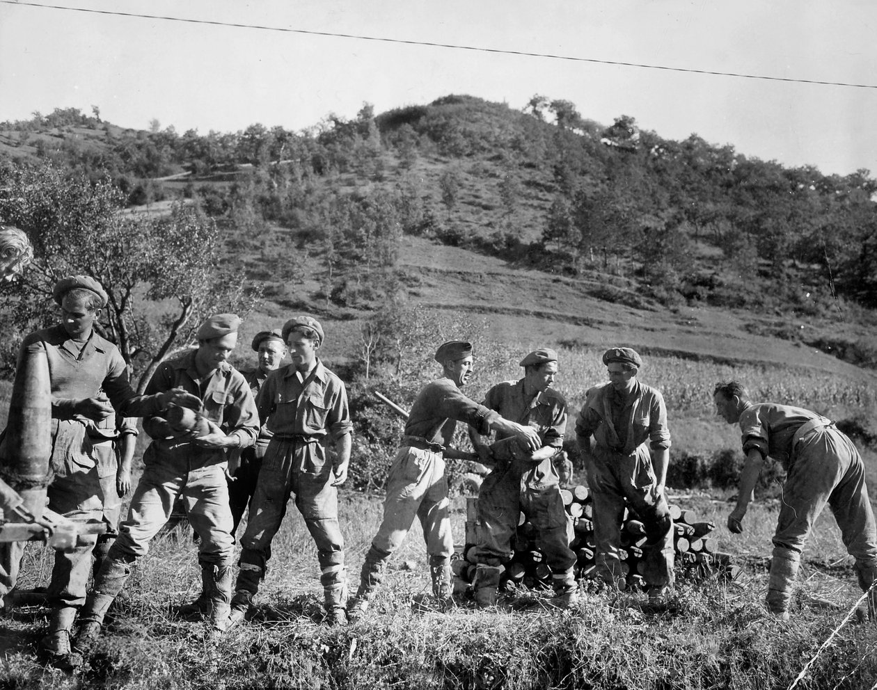 英国军队堆积炮弹，意大利，1944年 作者 英国摄影师