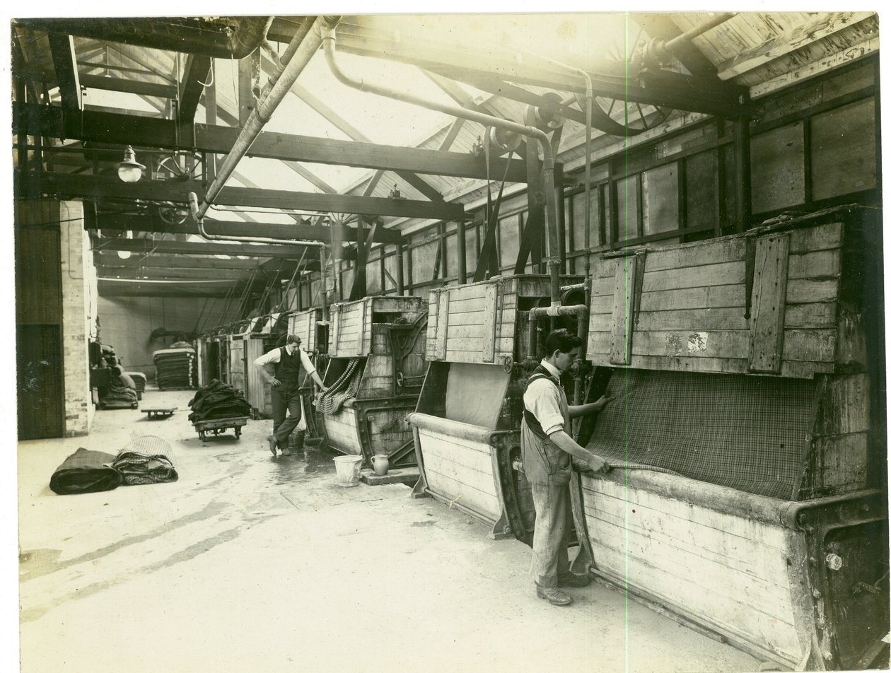 布料铣削部门，Long Meadow mill，1923 作者 英国摄影师